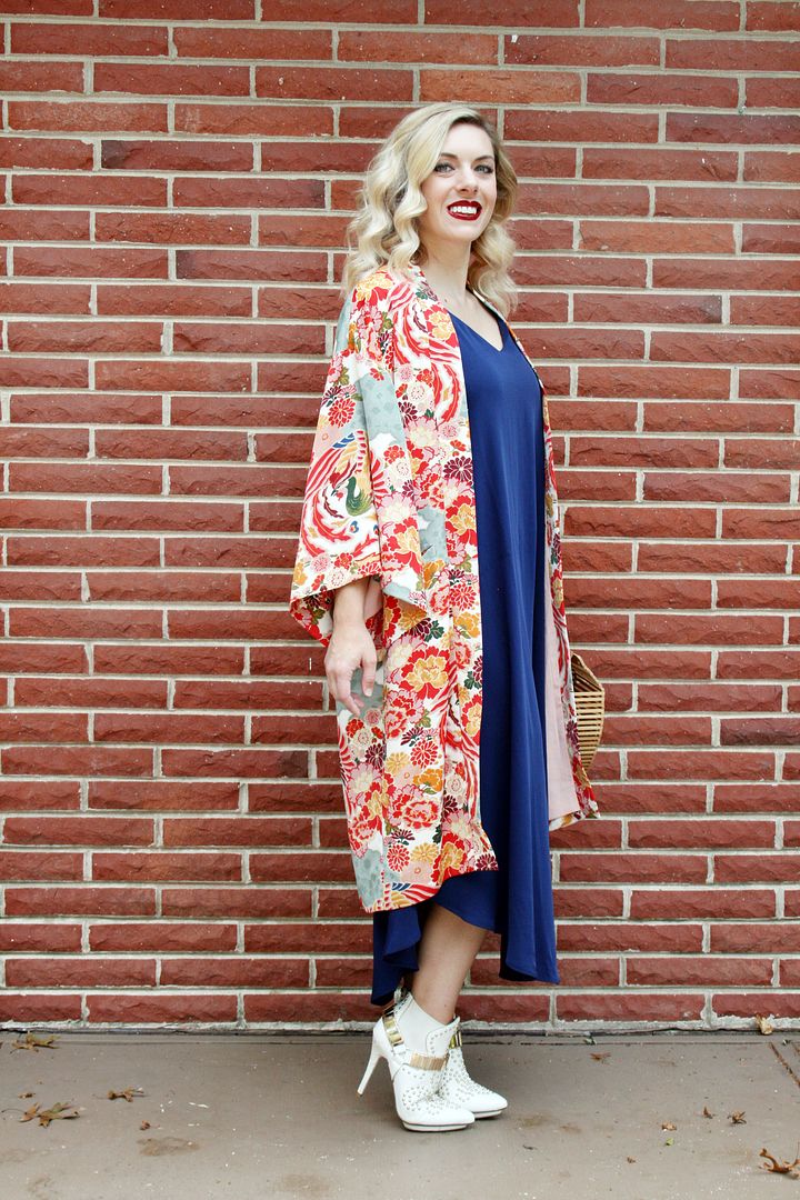 Wear it Two Ways White Floral Duster Mod Circus